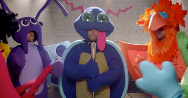 maroon5-lamar Maroon 5 - Don't Wanna Know