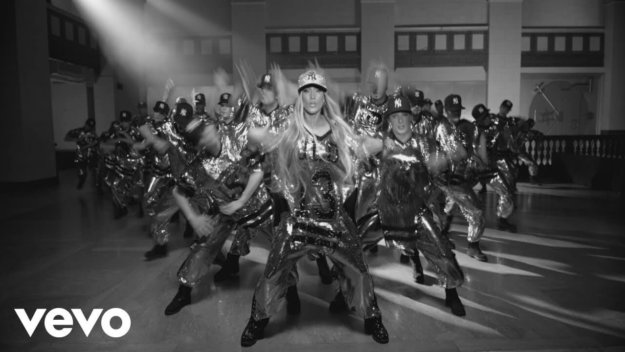 Jennifer Lopez – Dinero ft. DJ Khaled, Cardi B