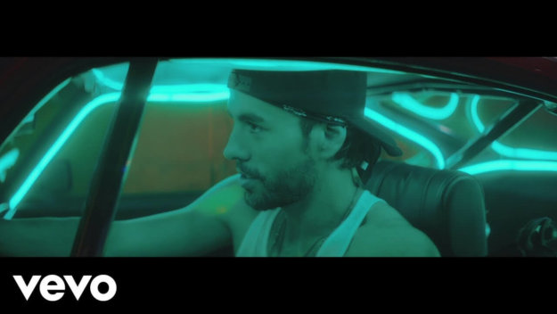 Enrique Iglesias – MOVE TO MIAMI ft. Pitbull